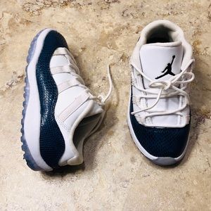 Jordan Retro XI 11 Low Top Navy Snake Skin Kid 10C